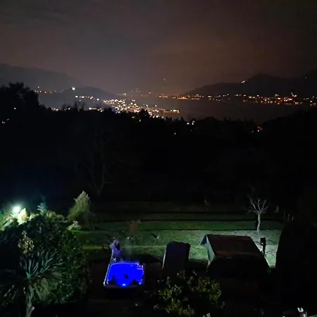 By With Stunning Views Dom wakacyjny
