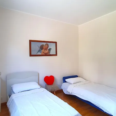 بيت للعطل With Enchanting Garden Overlooking The *